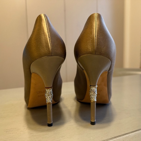 GUCCI Gold (37.5) Silk Platform Pump + Crystal Ball heel detail - Picture 4 of 8